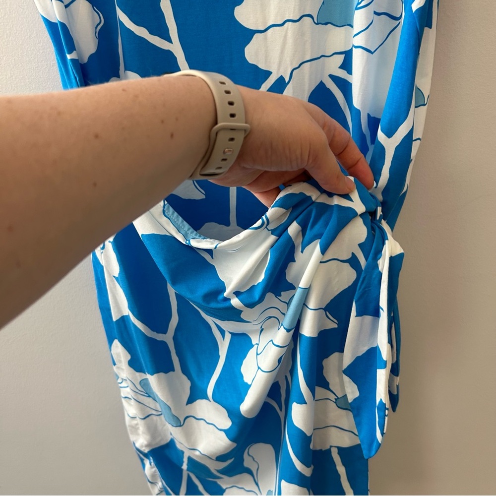J McLaughlin Sarabelle Freesia Blue and White Floral Wrap Dress NWT Size Large - Picture 2 of 9